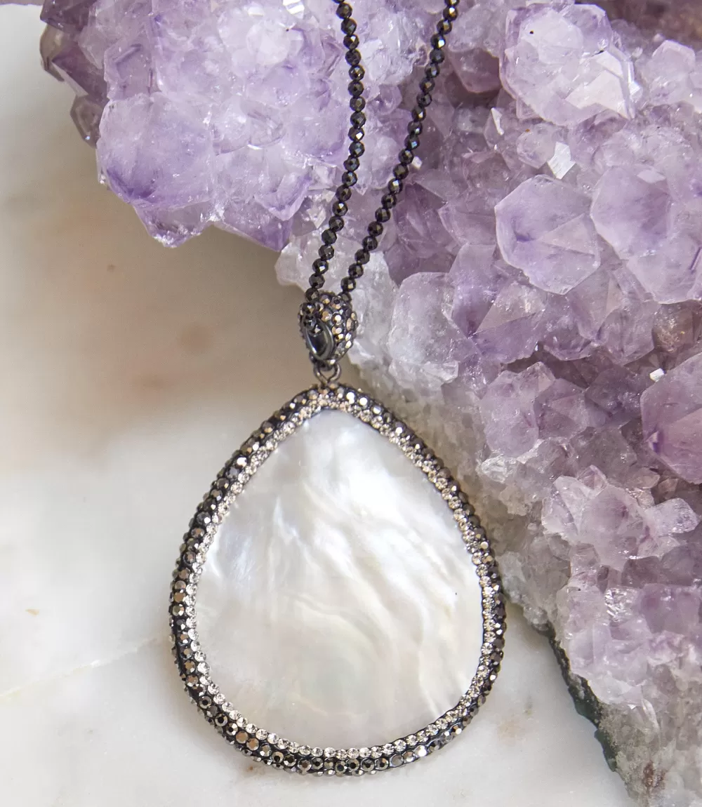 Large Mother of Pearl Pendant Necklace>Karen Kane Store