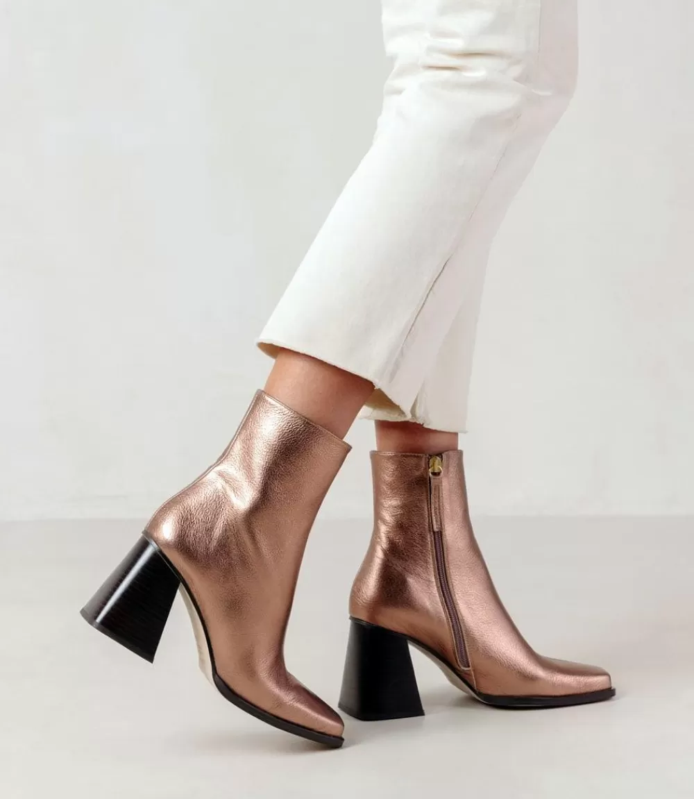 Metallic Leather Boots>Karen Kane Fashion